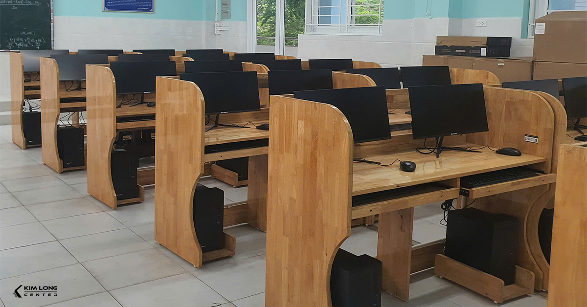 du-an-cung-cap-lap-dat-hon-100-bo-pc-tai-truong-trung-cap-ky-thuat-nghiep-vu-ton-duc-thang-11